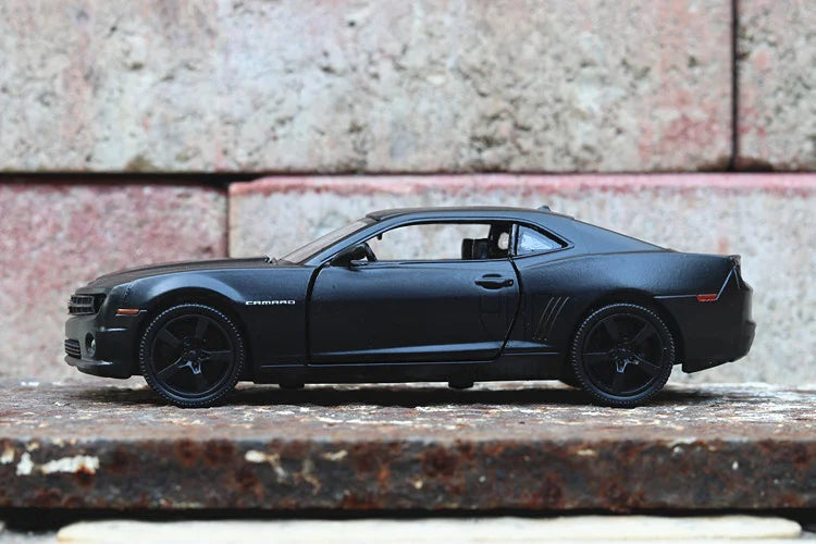 Chevrolet Camaro Alloy Diecast Car Model Toy, Carros puxados para trás, Presentes de aniversário para crianças, Coleções adultas, 2 Portas, 1:36