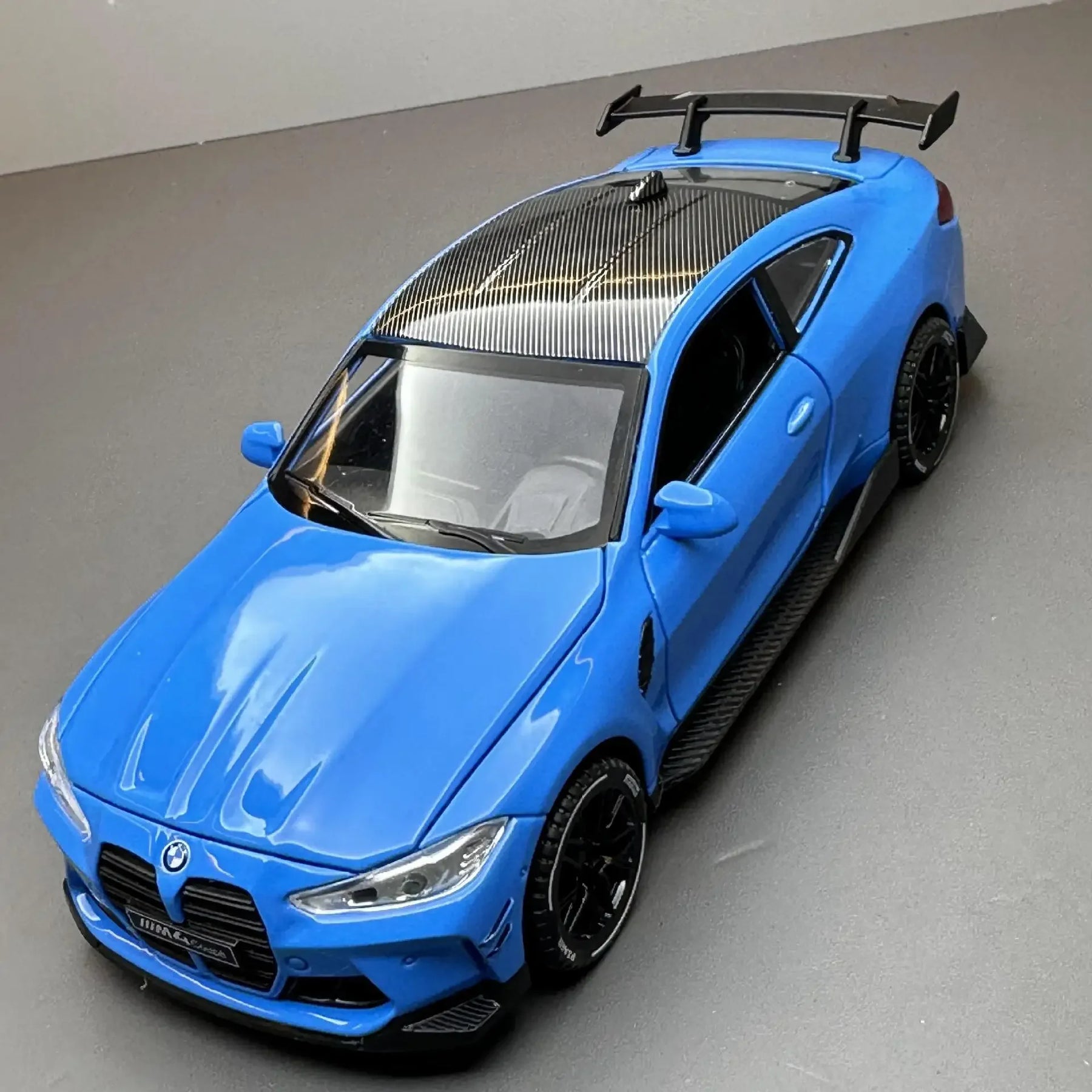 BMW M4 Coupé Liga Modelo de Carro Esportivo, Diecasts & Veículos De Brinquedo, Metal Toy Car Model, Simulação De Som E Luz, Coleção Presente, 1:32