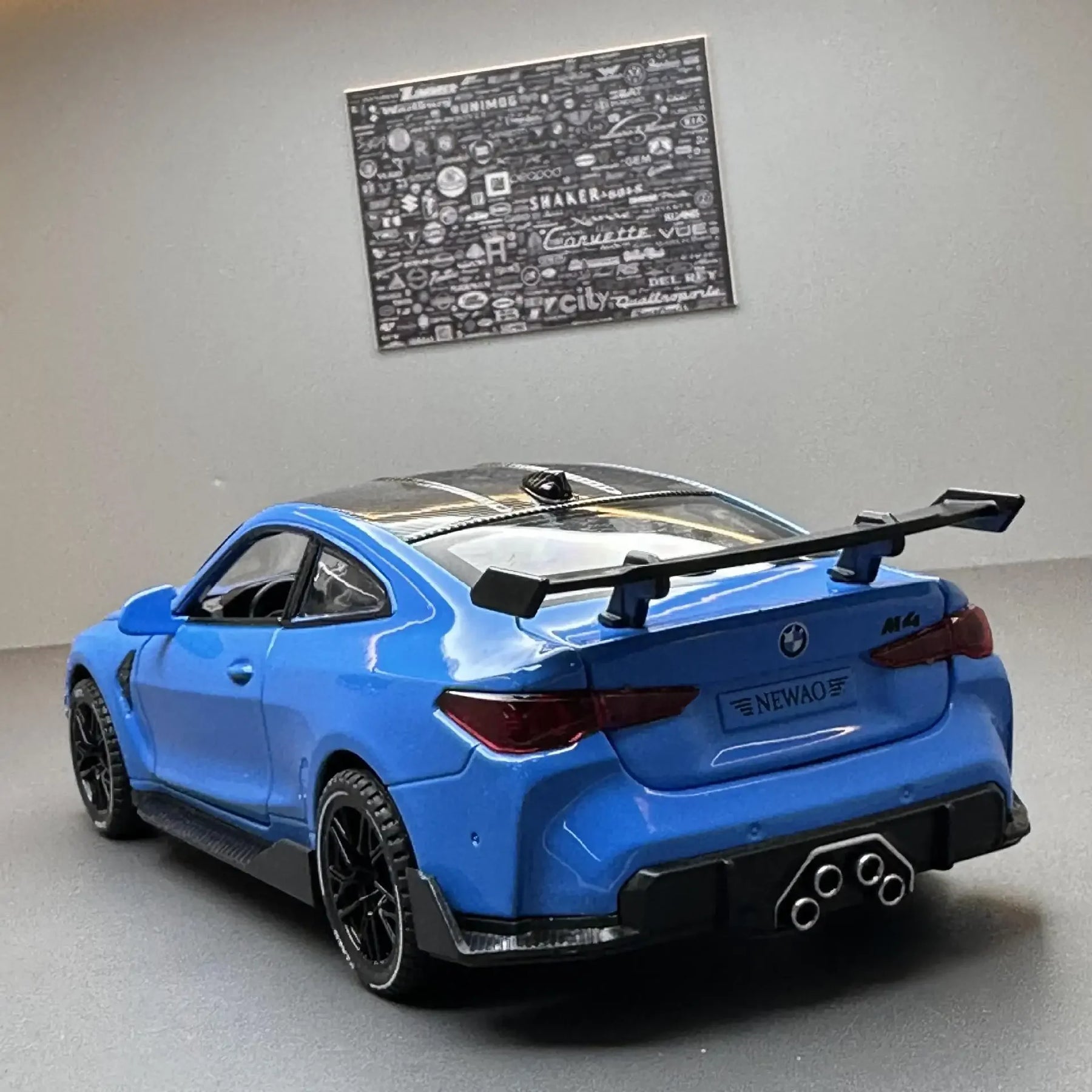 BMW M4 Coupé Liga Modelo de Carro Esportivo, Diecasts & Veículos De Brinquedo, Metal Toy Car Model, Simulação De Som E Luz, Coleção Presente, 1:32