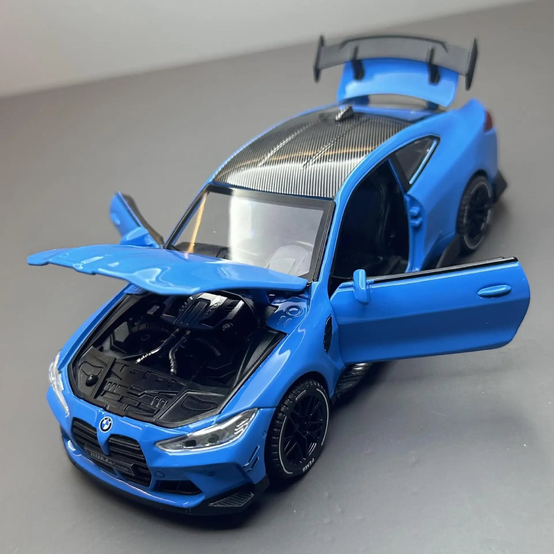 BMW M4 Coupé Liga Modelo de Carro Esportivo, Diecasts & Veículos De Brinquedo, Metal Toy Car Model, Simulação De Som E Luz, Coleção Presente, 1:32